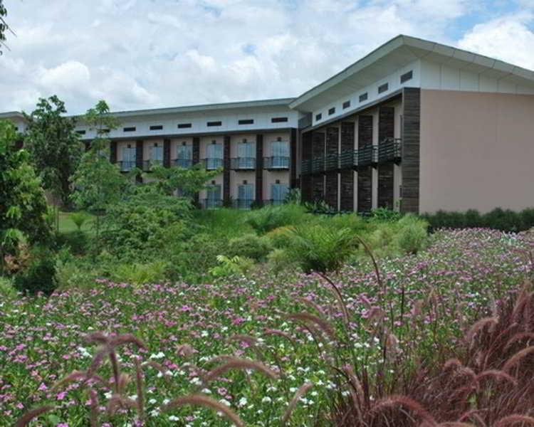 Chiangmai Inthanon Golf And Natural Resort Chiang Mai Exterior photo